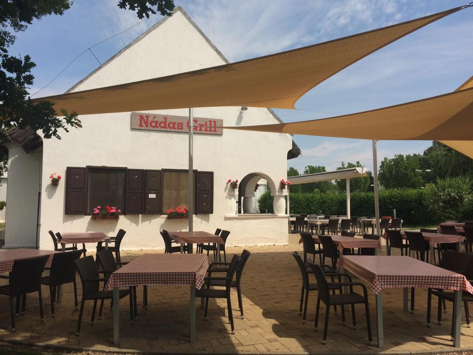 Hotel Marina Port Balatonkenese Bagian luar foto