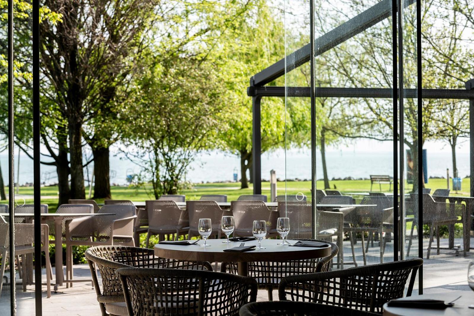 Hotel Marina Port Balatonkenese Bagian luar foto