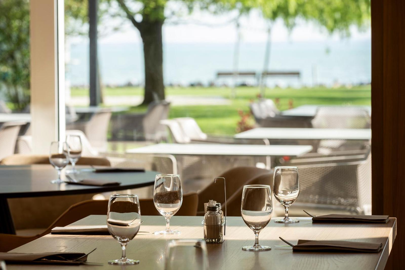 Hotel Marina Port Balatonkenese Bagian luar foto